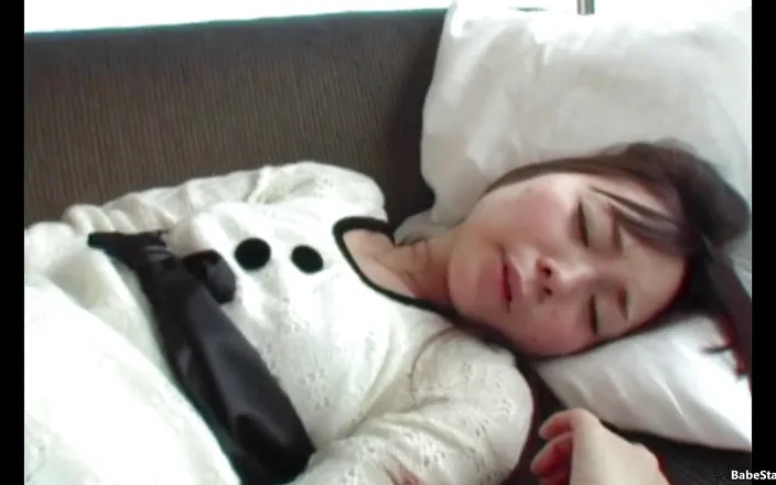 Babe Stare: Teen with a hairy pussy gets toyed with a vibrator...