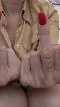 Sexy Belle Mani, Unghie Rosse, POV, JOI, Lady Victoria Valente