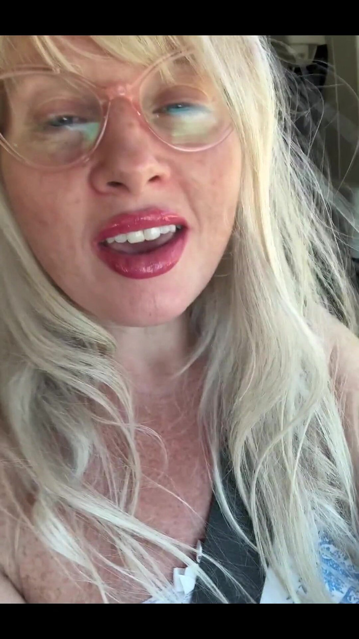 PaintedRose: क्या हम करेंगे? खींचो और इसे पीछे की जगह पर ले जाओ?