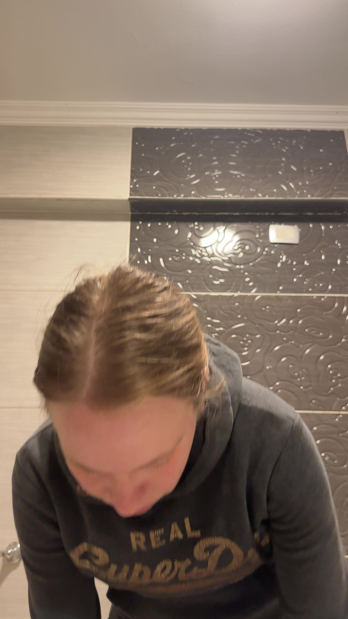 SweetLucy96: Strip panas di kamar mandi