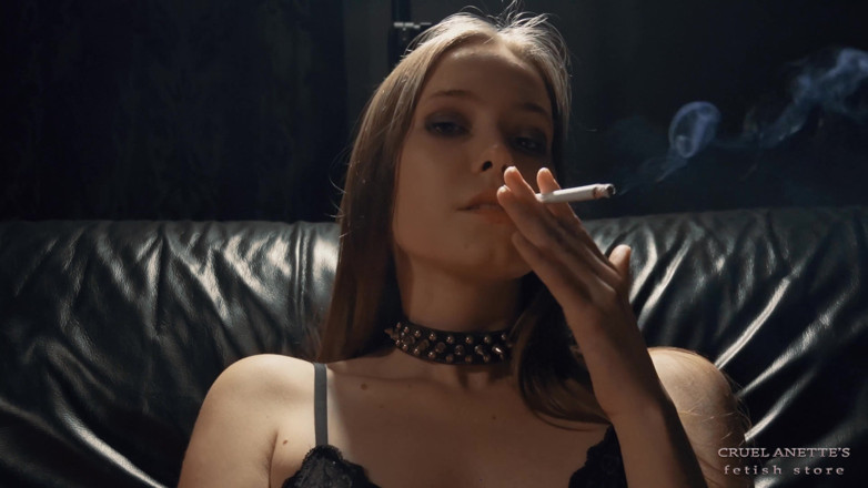 Cruel Anettes fetish world: Kassy smokes
