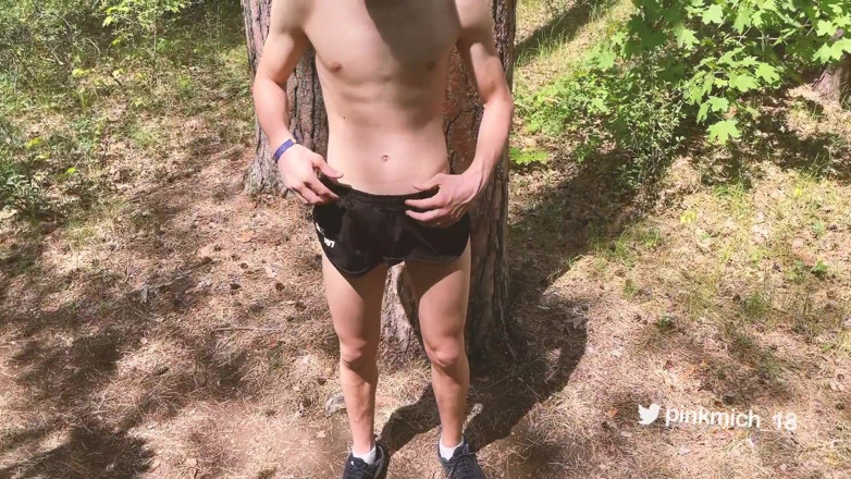 Redbearboy: ป่าผู้หญิงเปลือยกาย