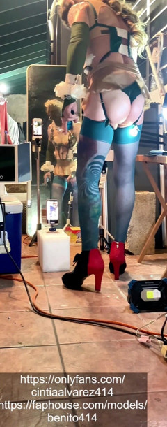 Shemale Cintia Dildo Stuffs Her Tight Ass Solo thumbnail