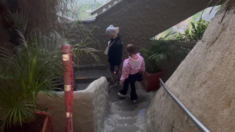 Katty Blake: 피에드라 델 페놀, 과타페, 안티오키아, 콜에서 섹스하는 관광객에 의해 발견된 Katty Blake