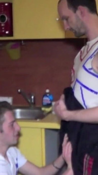 Corben wird von papi in der sauna gefickt