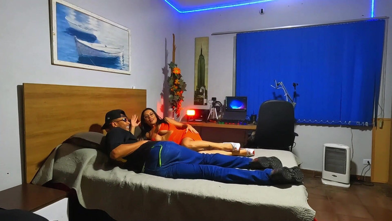 NatzinhaMorena: Ráda zůstává na všech čtyřech na lavičce a dává mi všechno