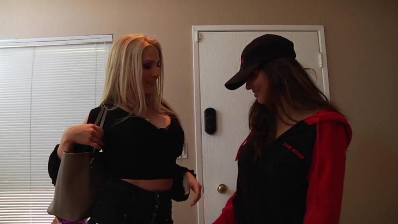 Le Wood: Christie Steven's Anal Threesome