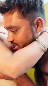 Hintli üvey erkek kardeş ayrıldıktan sonra sert sikişiyor Hintli Hintçe porno videoları 4k ultra hd