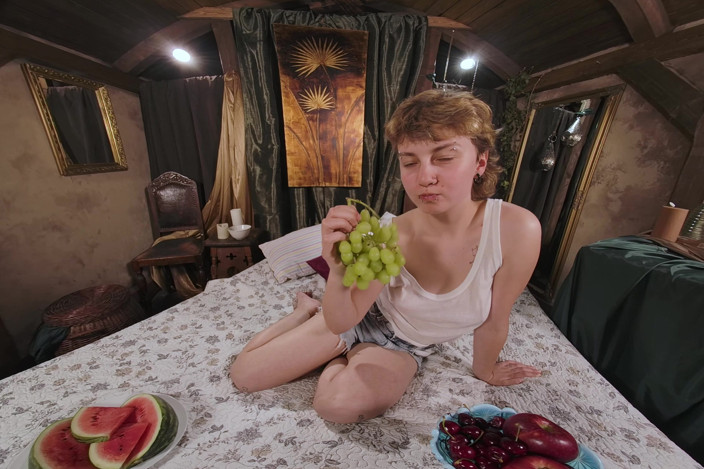 VRPornoX: 4 Bushmen Fruits Jam