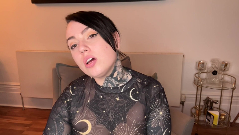 Miss Valentina: Membilas toilet manusiaku