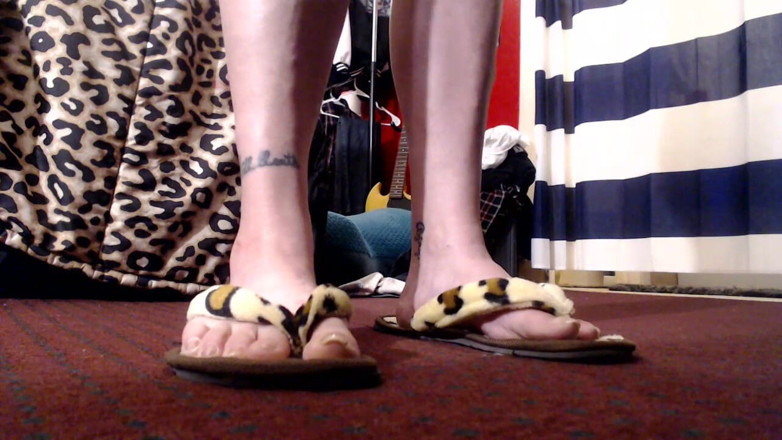 Abby Anna: Tongs wiggling tongs