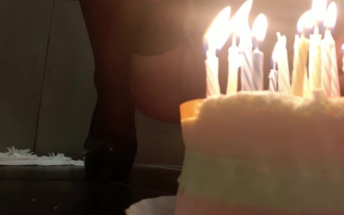 Aqua Pola: Orinar en mi pastel de cumpleaños