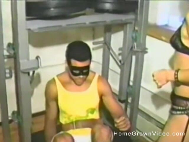 Homegrown Video: Gemeinsam im fitnessstudio trainieren