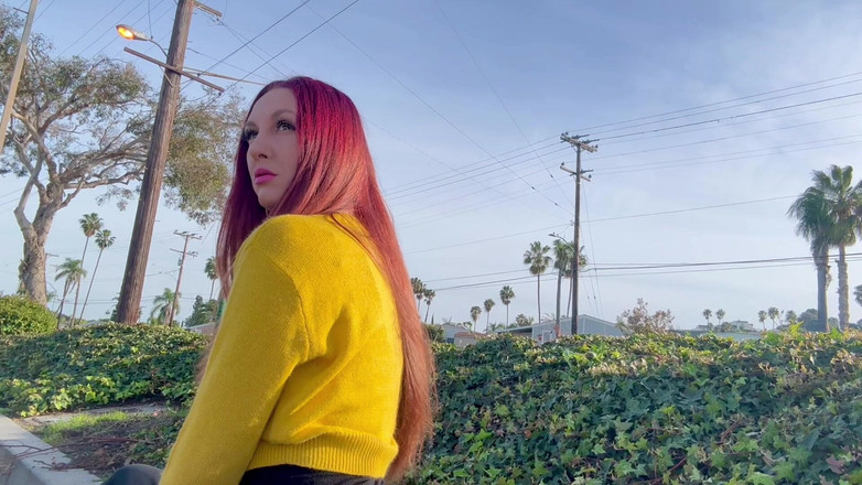 Artemisia Love: Italienische langhaarige MILf artemisia liebt es, im freien eine Zigarette...