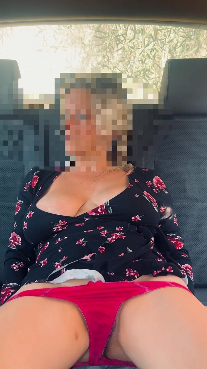 Couplehamster: Saya mengosongkan kondom seks di dalam vagina saya di dalam...