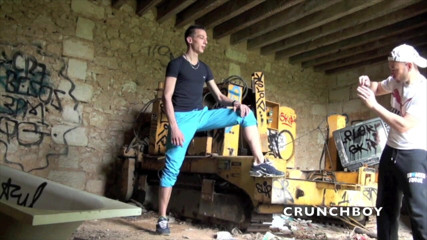 Sneaker gay: exhib witgh pairon ke varchasv men 2 badboy ke lie snikar...