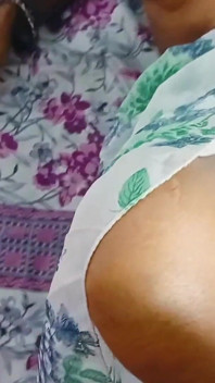 Il fratellastro eiaculato dopo aver fatto sesso. Video virale di sesso hardcore indiano.