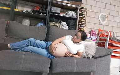 fartingclub01: Iss und und bläst den bauch