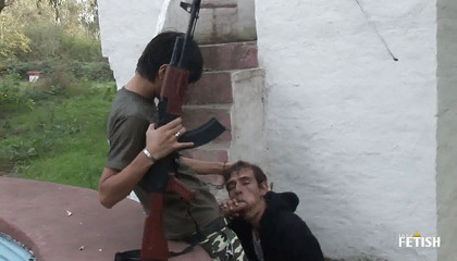 Gay Diaries: Pantat cewek kembar rambut cokelat dientot sama penjaga taman