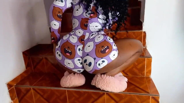 AndreaAndJean: Tante semok kolombia dengan toket besar dan pantat bahenol