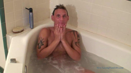 Wet Dream Men: Valentino - bain