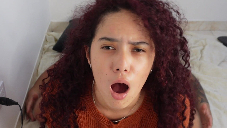 VictoriaMilf1: Mi strofino la figa con la mia matrigna, ho un...