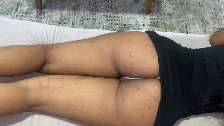 jazminemaloneok: SAYA MENGONGKEK IBU TIRI SAYA DI SOFA – PANTAT YANG SEDAP