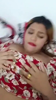 Une femme trompe son mari en l’absence