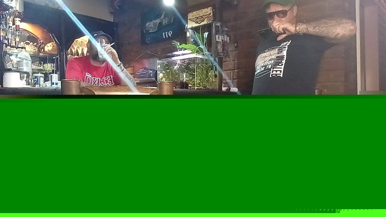 18blondteen: Chupando La Polla Del Padrastro Antes De Que Se Corra...