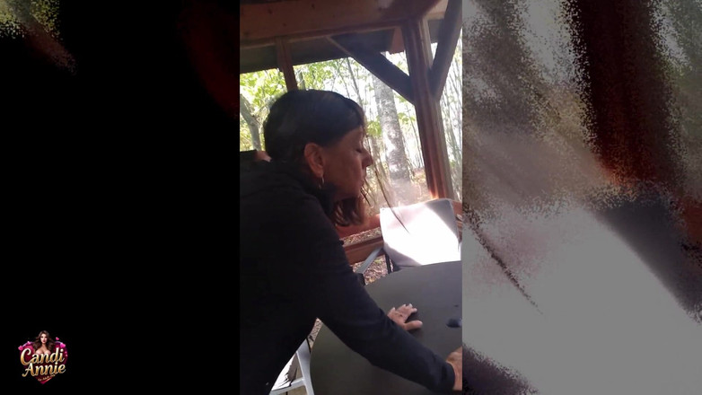 Candi Annie: Super plaisir, baise dans la forêt en POV et avalage...