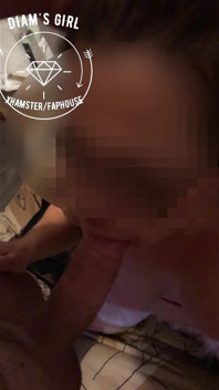 Jeune Fille De Noel Baise Dur Avec Le Pere Noel Pour Recevoir En Cadeau Un Gros Facial Diams