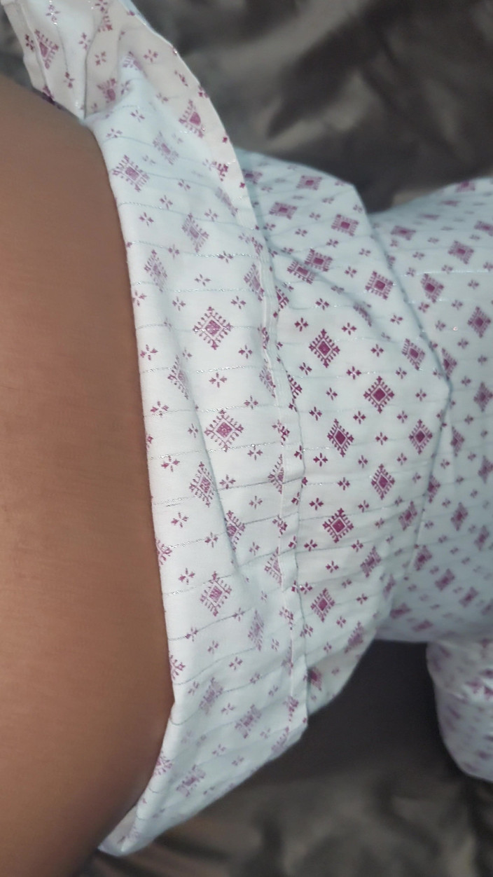 Indian innocent wife: Awek kolej desi India Telugu dikongkek dalam video seks lodge