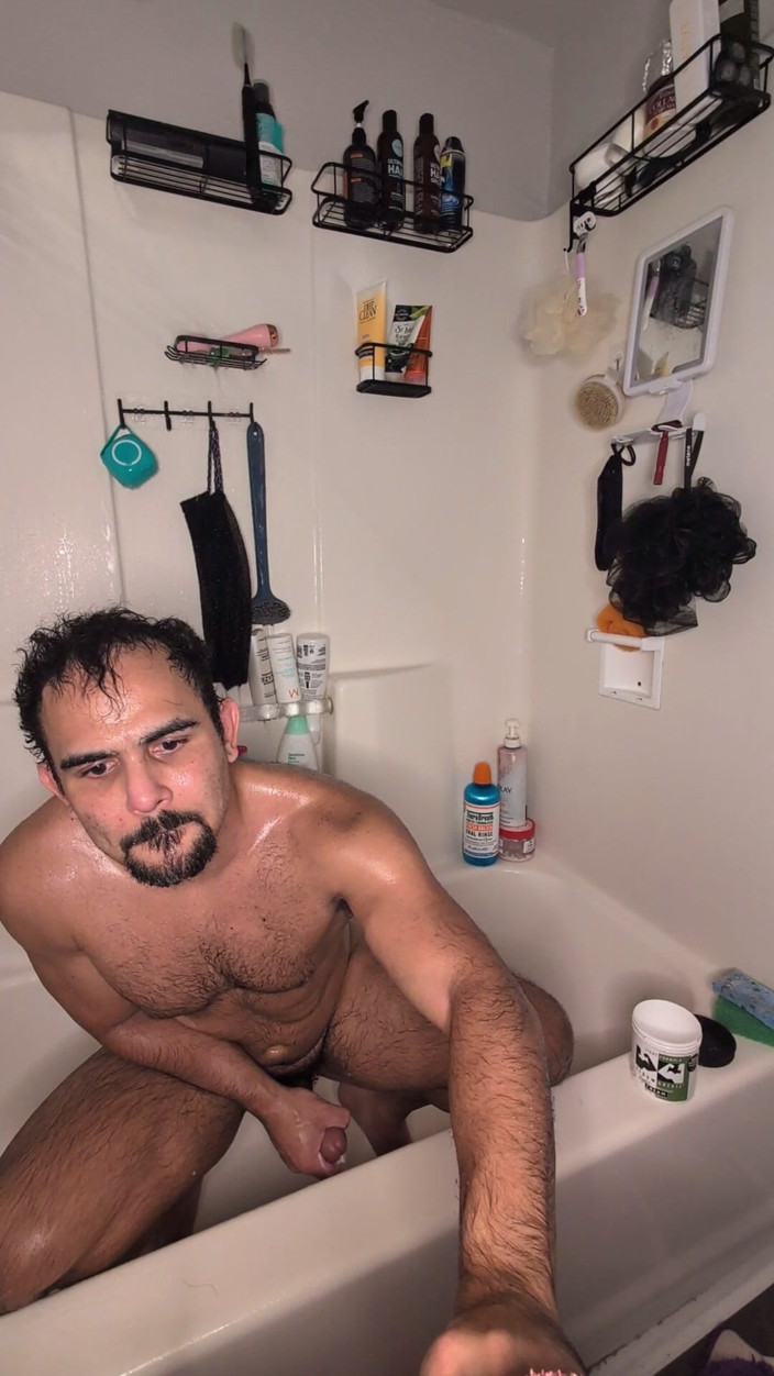 Benji Bastian: Bodybuilder Strokes Thick Cock After Workout in the Shower