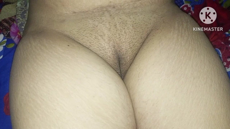 Lubnawife: Lubna独自做爱，充分享受并在冬天玩得很开心