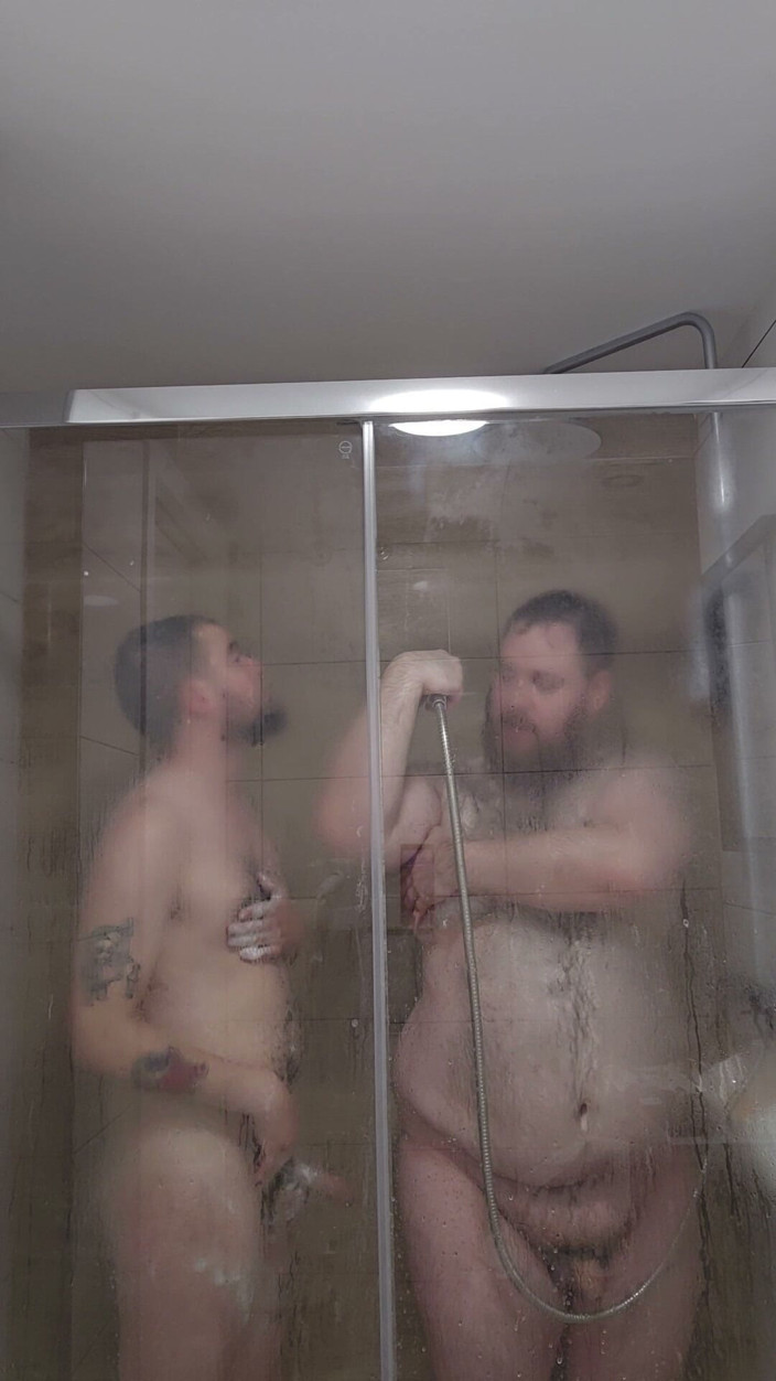 Osoychaser: Bären Unter Der Dusche! (kein Sex)