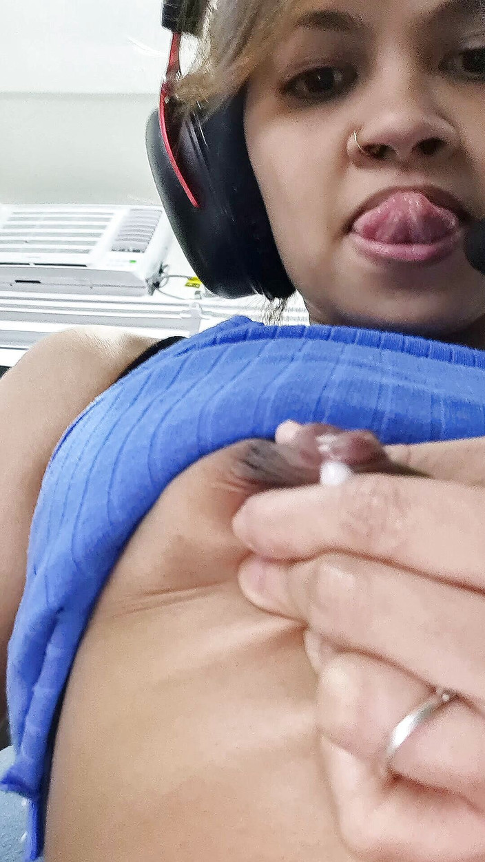 SexyGamingCouple: 搾乳私のおっぱいの後ろの私の男の背中コンパイル