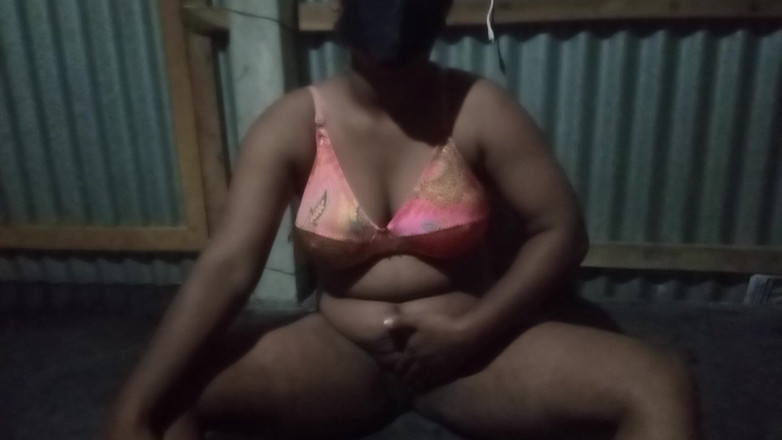 popXusa: Une belle-mère indienne desi baise la belle-mère de l’ami de...
