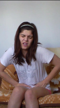 Full Bladder Teen Tries to Hold Her Pee