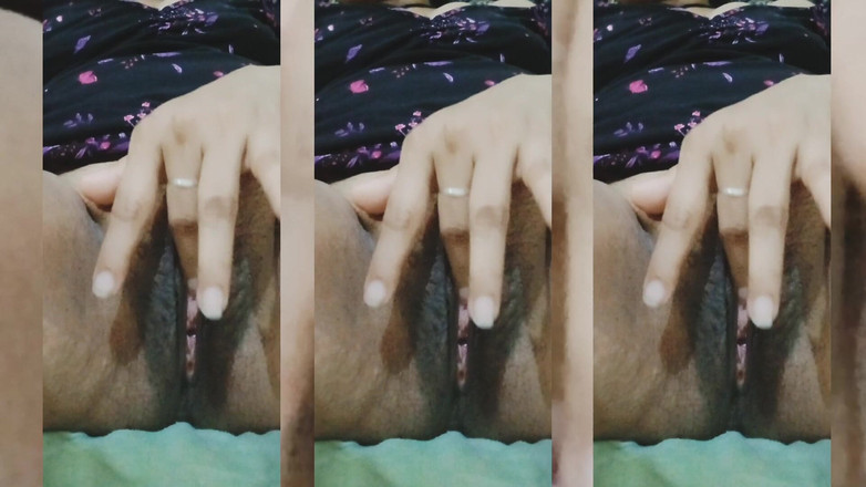 EMILYKIRAN: Meri Phudi Bhi Dekh Lo Please Me Bohat Gareeb Hun