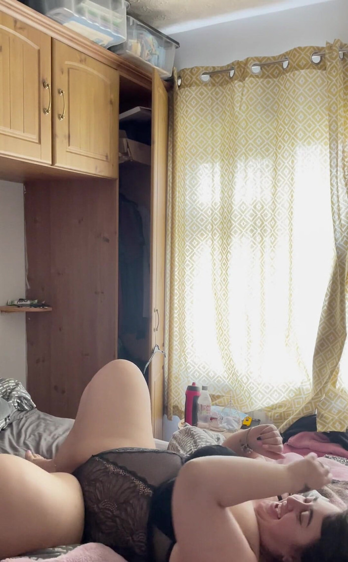 Filthy British Couple: Miluji natahovat tátu a říkat mu, moje kundička byla jinde. Jsem...