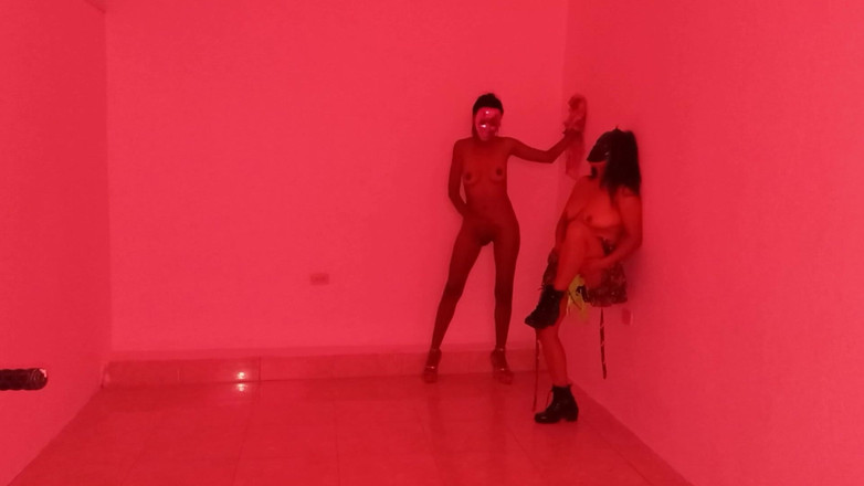 Martin13: Cele mai bune prietene se reunesc pentru a face un...