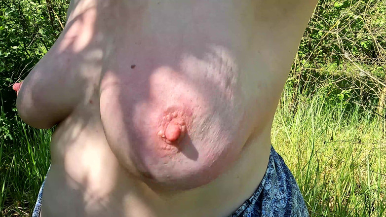 Bouncy Tits Action: Tepel