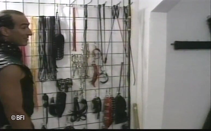 Slave Seks: Trpící paní a trpící pán 2 scény v 1