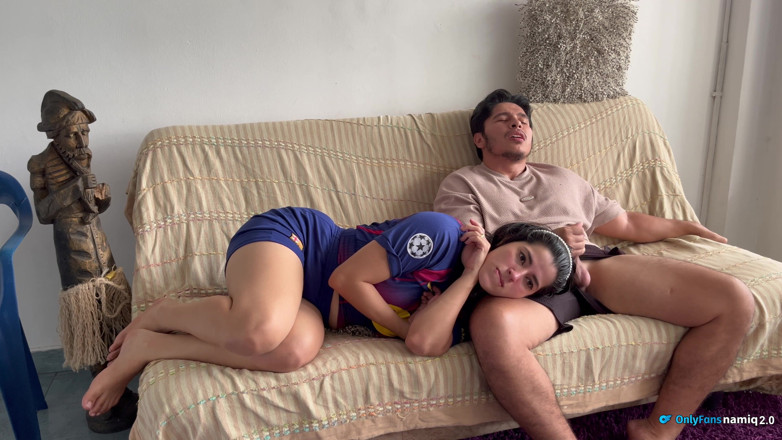 Dakotasex: Chị kế của tôi không nhận thấy, tôi thủ dâm...