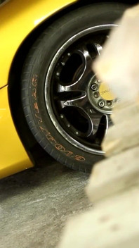 Nena caliente Marina Visconti toma dos pollas enormes y las monta en ambos agujeros