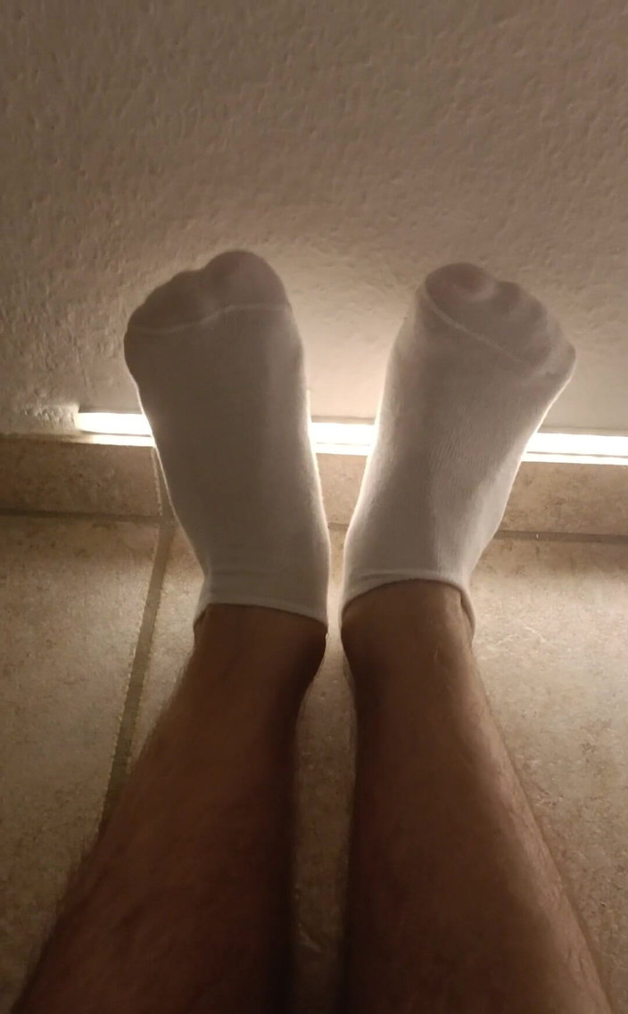 TheGoldenDom: Les pieds de Nen de Morgen Gibt révèlent