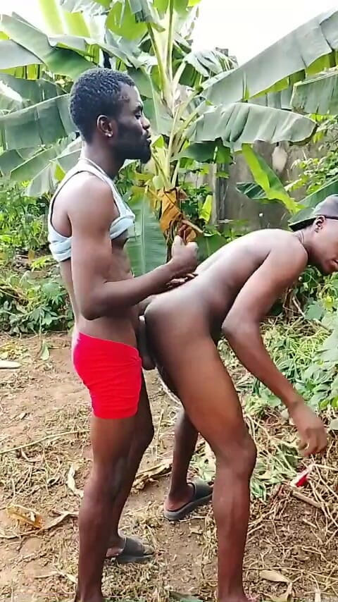 Sexydaddy: Đụ kiểu chó trong bụi rậm với con trai kế...