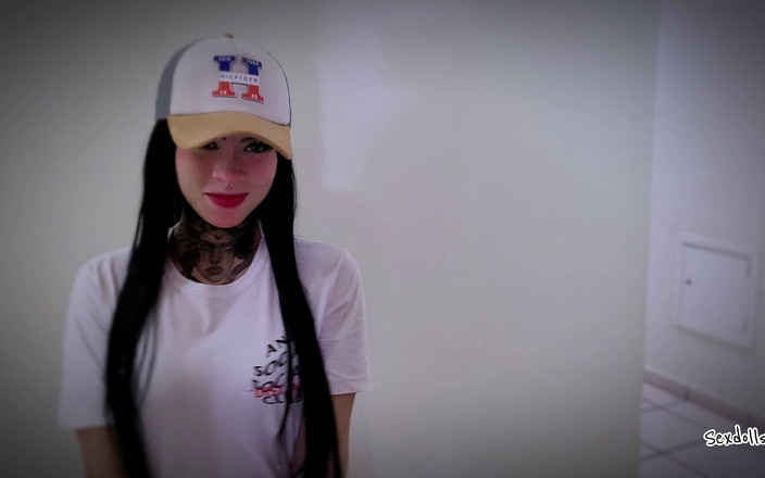 Sexdoll520: POV L-am sunat pe vecinul meu ascunzându-se de soția lui...