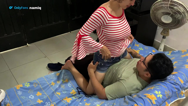 Roxxan: Me Follo a La Empleada De Servicios
