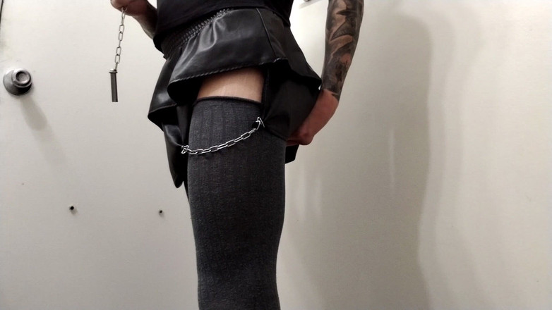 Vovxxx: Femboy Lex Catene Dentro